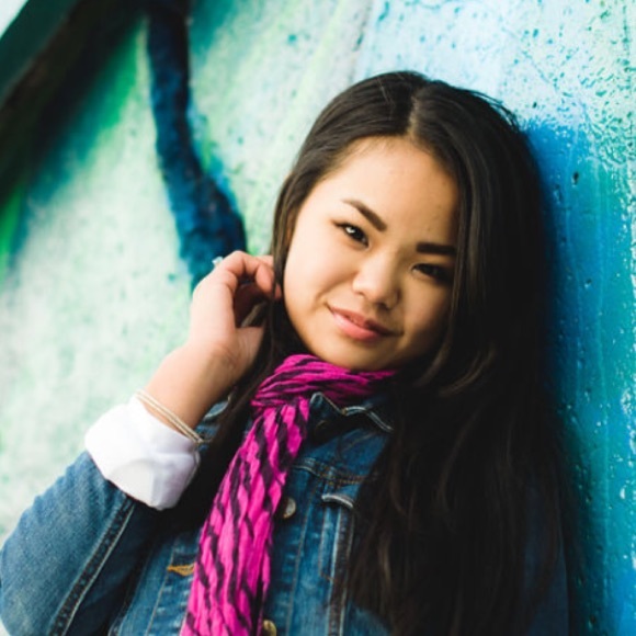 Meet your Posher, Olivia - Picture 1 of 1